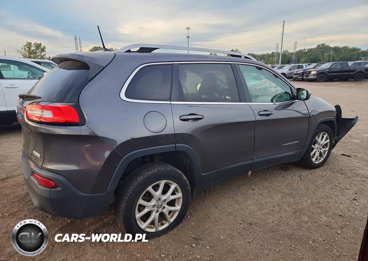 2017 Jeep Cherokee Latitude VIN:1C4PJLCB1HW592608 - 3