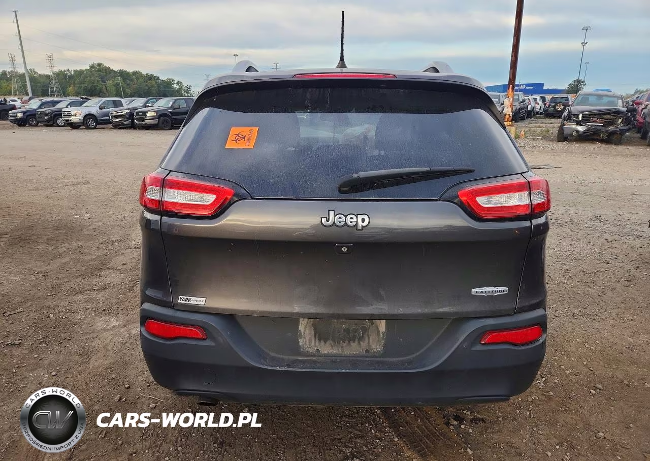 2017 Jeep Cherokee Latitude VIN:1C4PJLCB1HW592608 - 6
