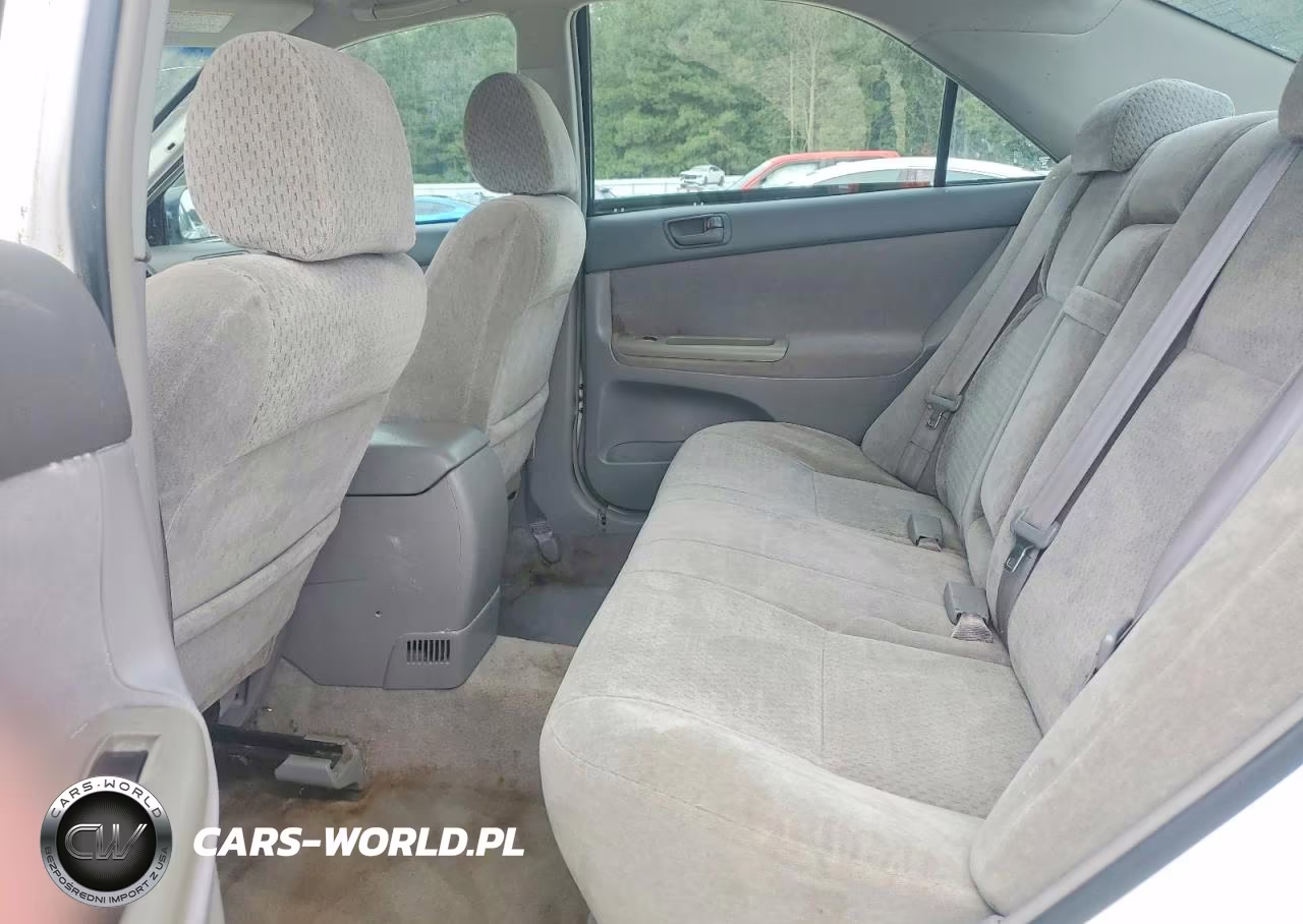 2002 Toyota Camry Le VIN:4T1BE32KX2U040782 - 10