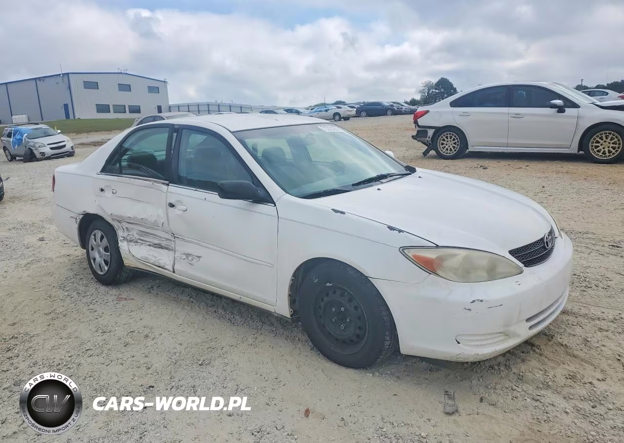 2002 Toyota Camry Le VIN:4T1BE32KX2U040782 - 4