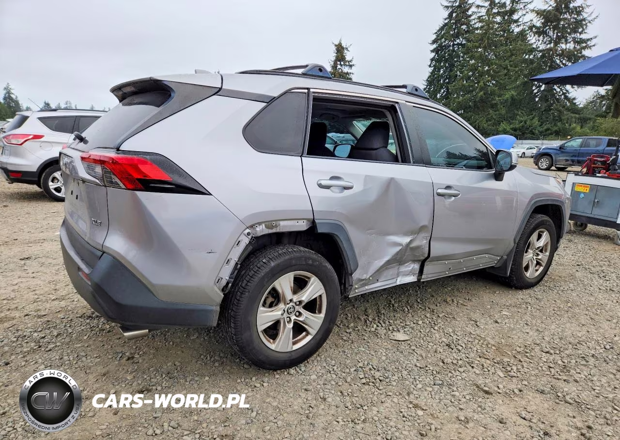 2019 Toyota Rav4 Xle VIN:JTMW1RFV4KJ016892 - 3