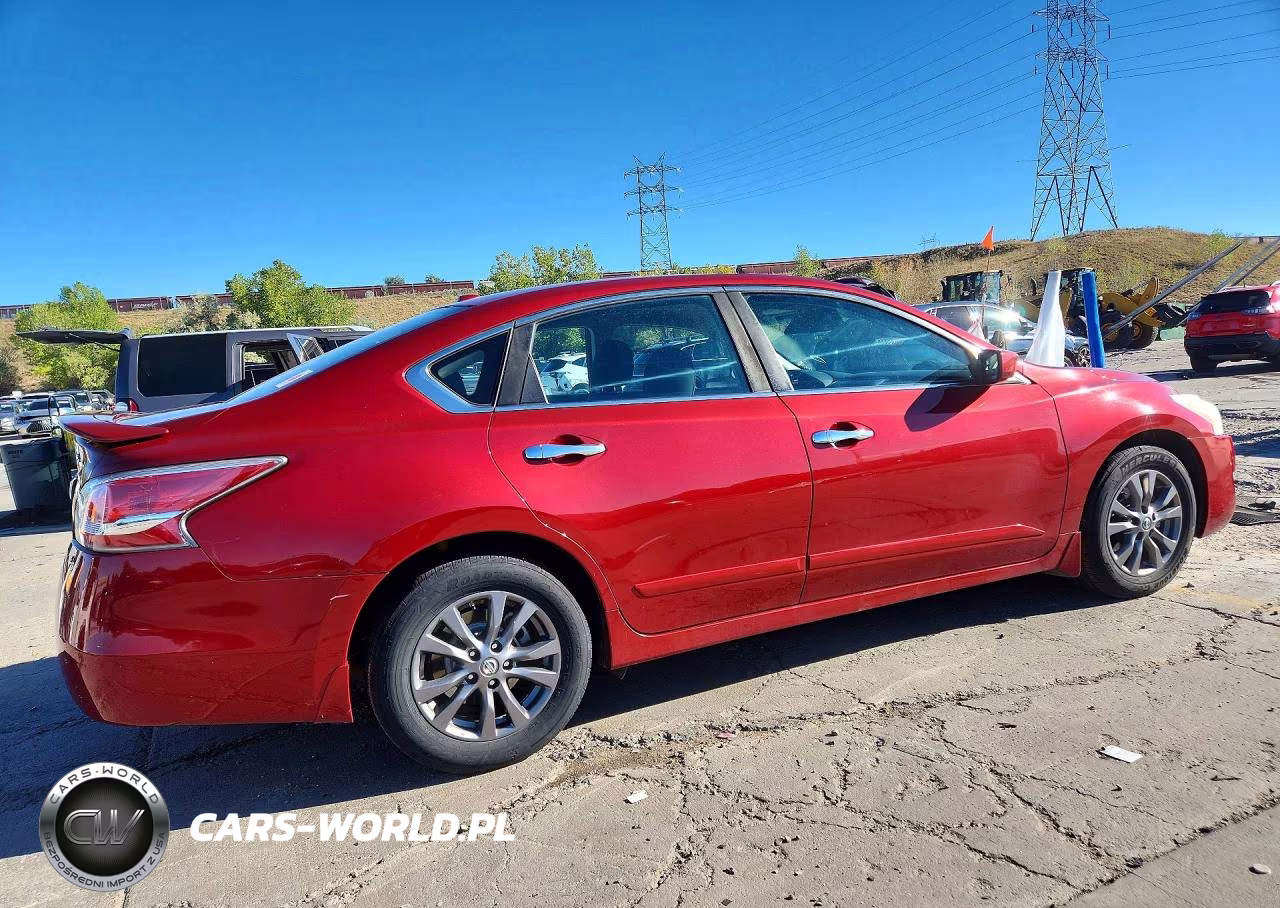 2015 Nissan Altima 2.5 S VIN:1N4AL3AP2FN921579 - 3
