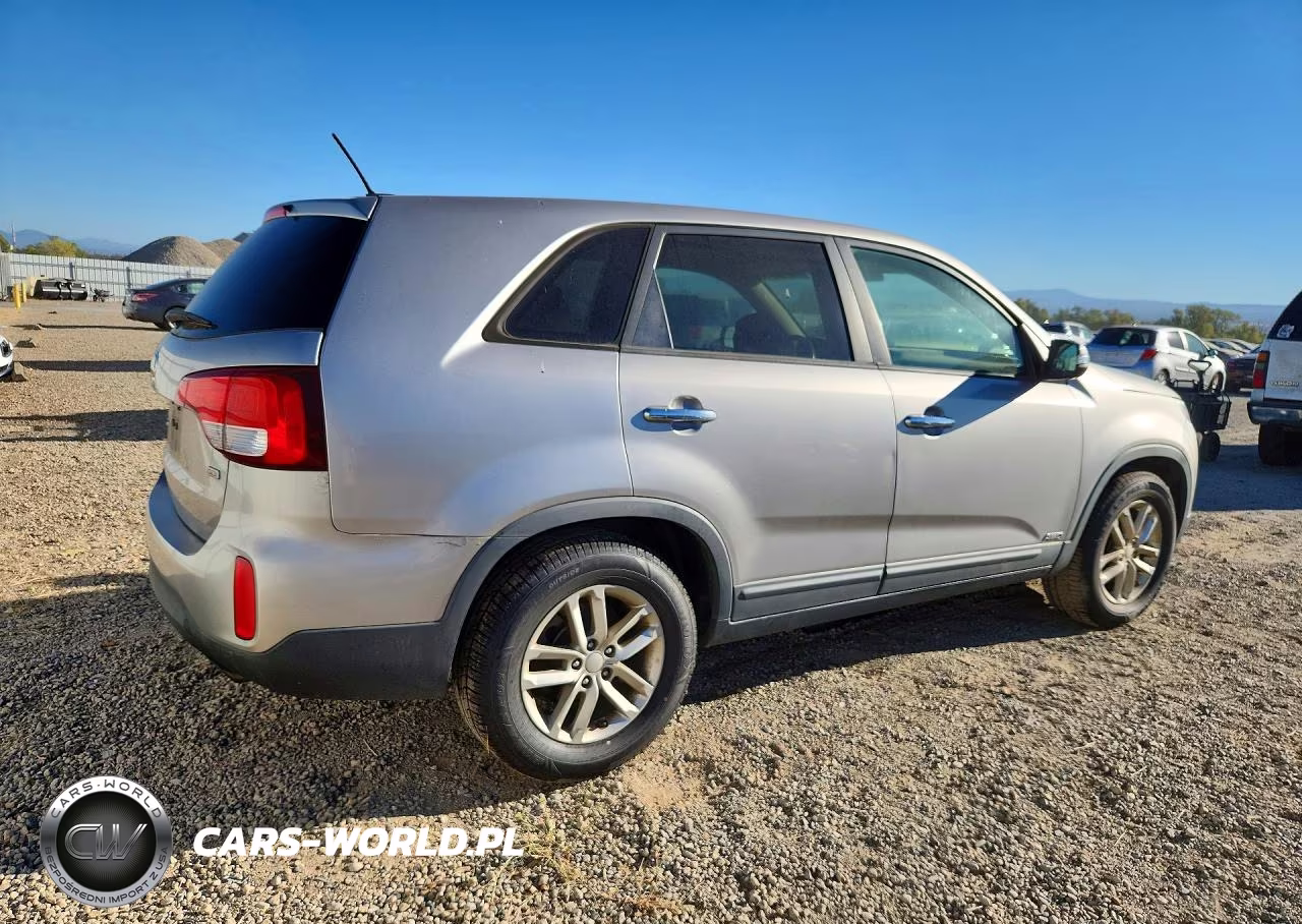 2015 Kia Sorento Lx VIN:5XYKTCA60FG653726 - 3