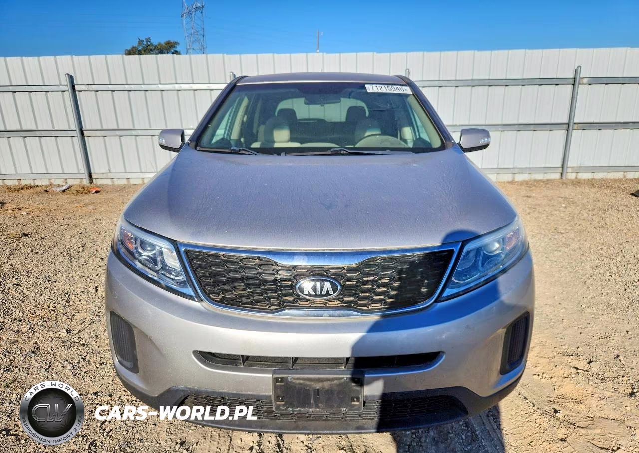 2015 Kia Sorento Lx VIN:5XYKTCA60FG653726 - 5