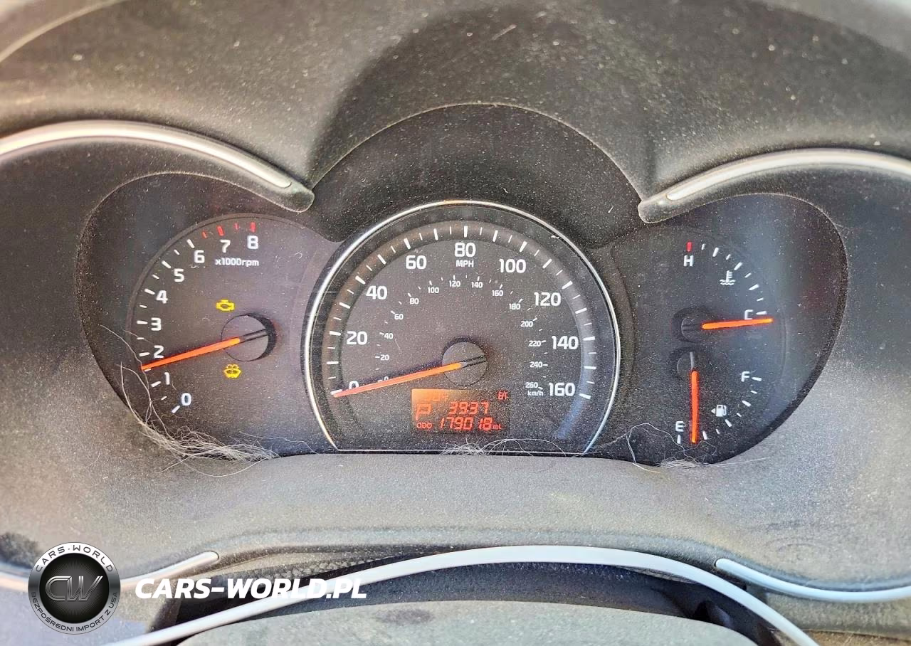 2015 Kia Sorento Lx VIN:5XYKTCA60FG653726 - 9