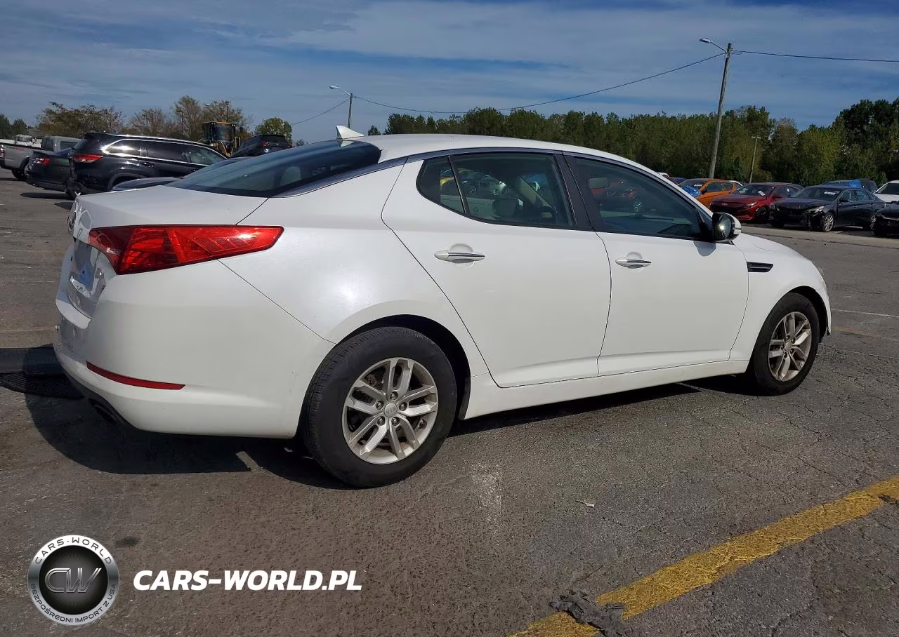 2013 Kia Optima Lx VIN:5XXGM4A71DG236845 - 3