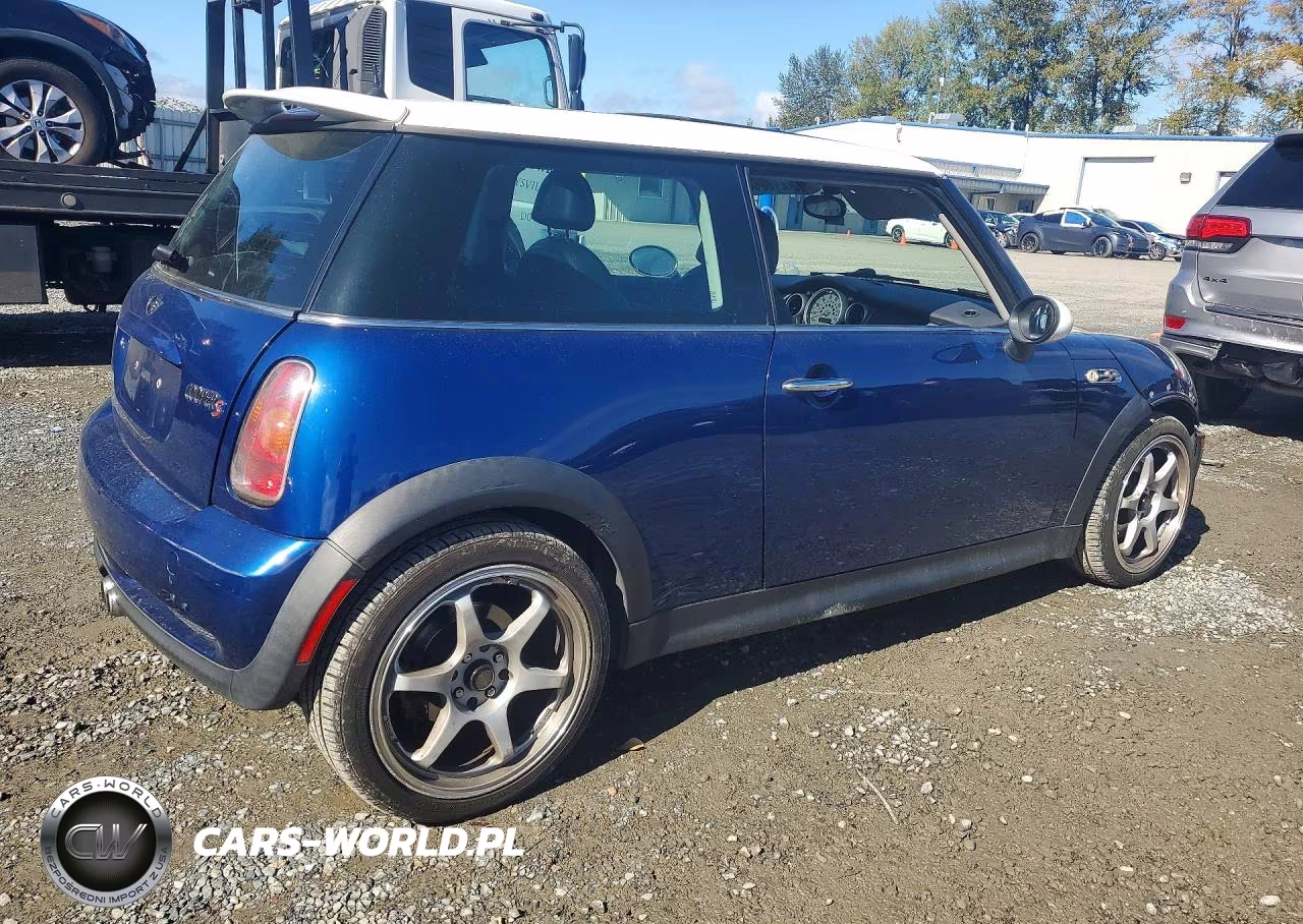 2004 Mini Cooper S VIN:WMWRE334X4TD81921 - 3