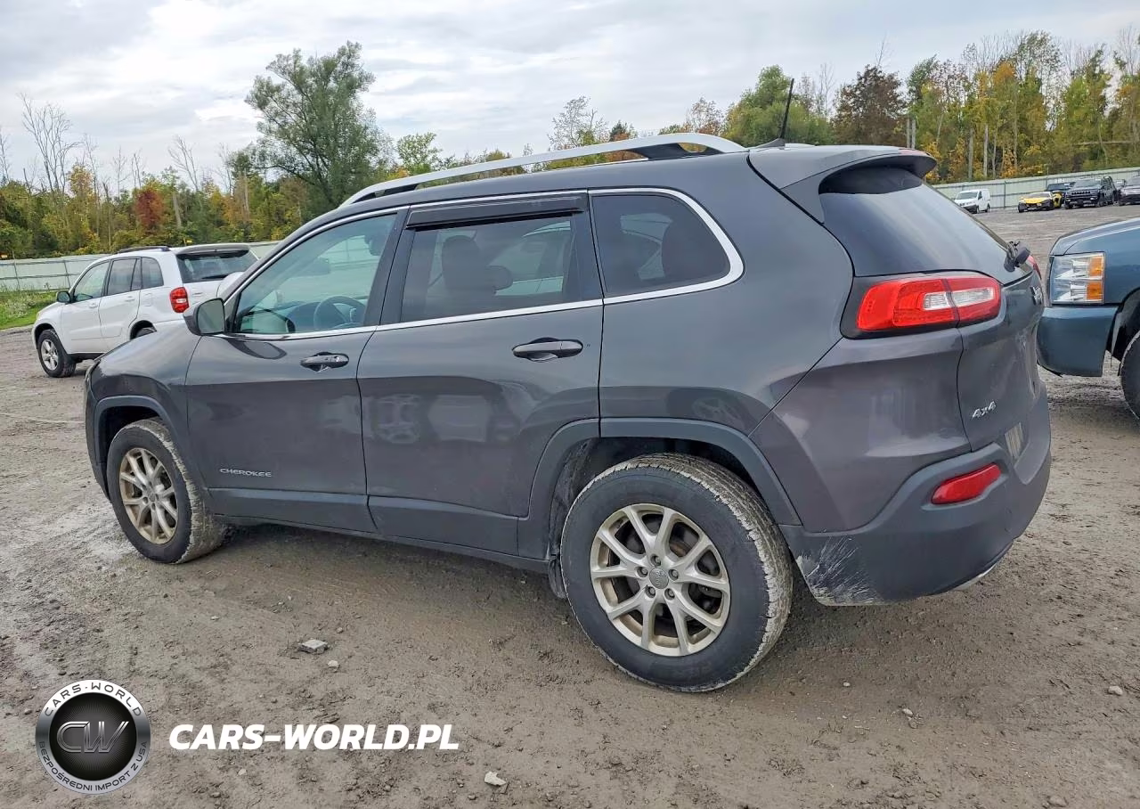 2016 Jeep Cherokee Latitude VIN:1C4PJMCS2GW114766 - 2