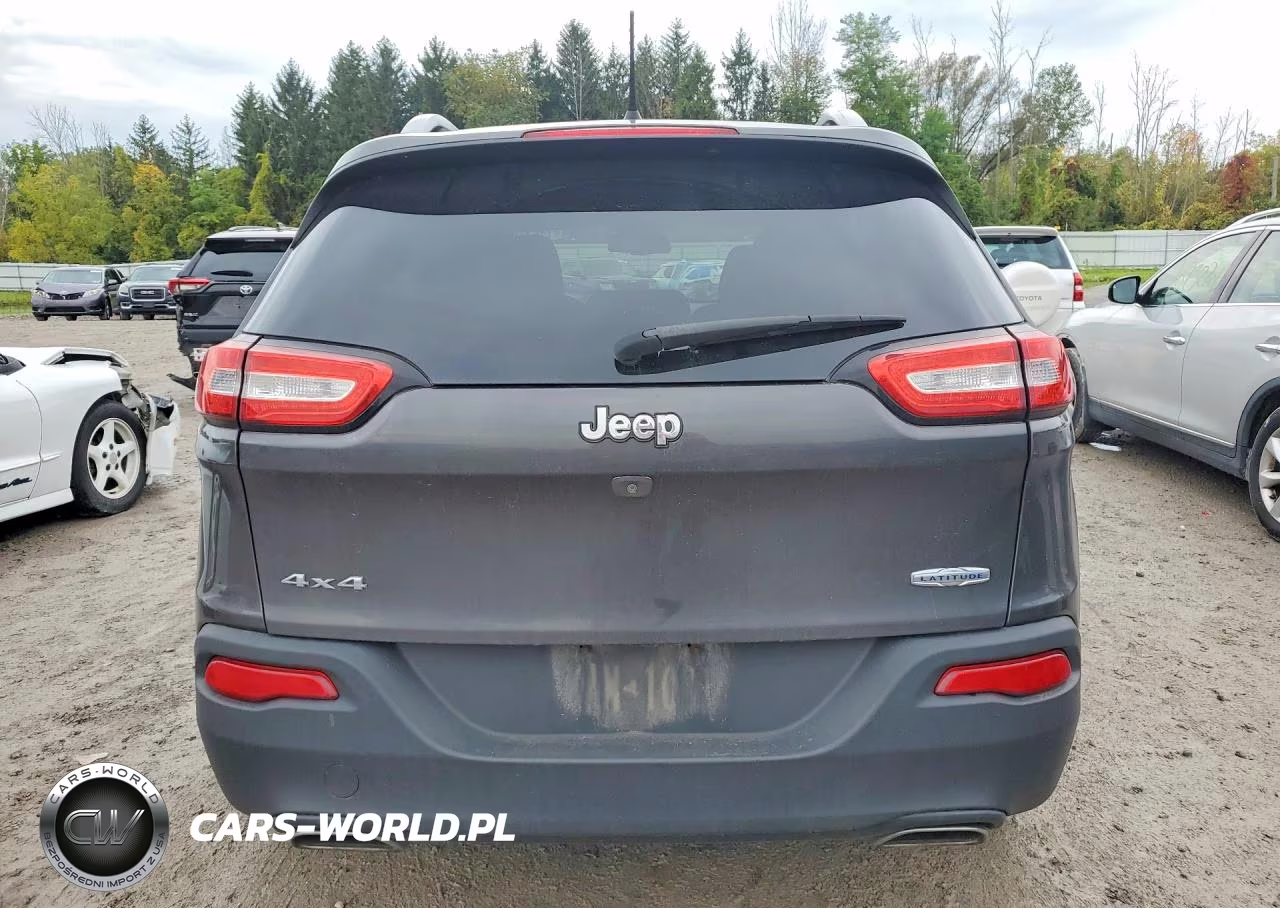 2016 Jeep Cherokee Latitude VIN:1C4PJMCS2GW114766 - 6