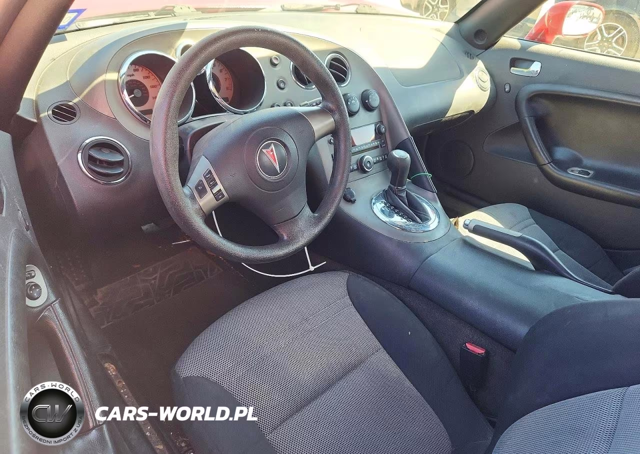 2008 Pontiac Solstice VIN:1G2MC35B68Y117622 - 8