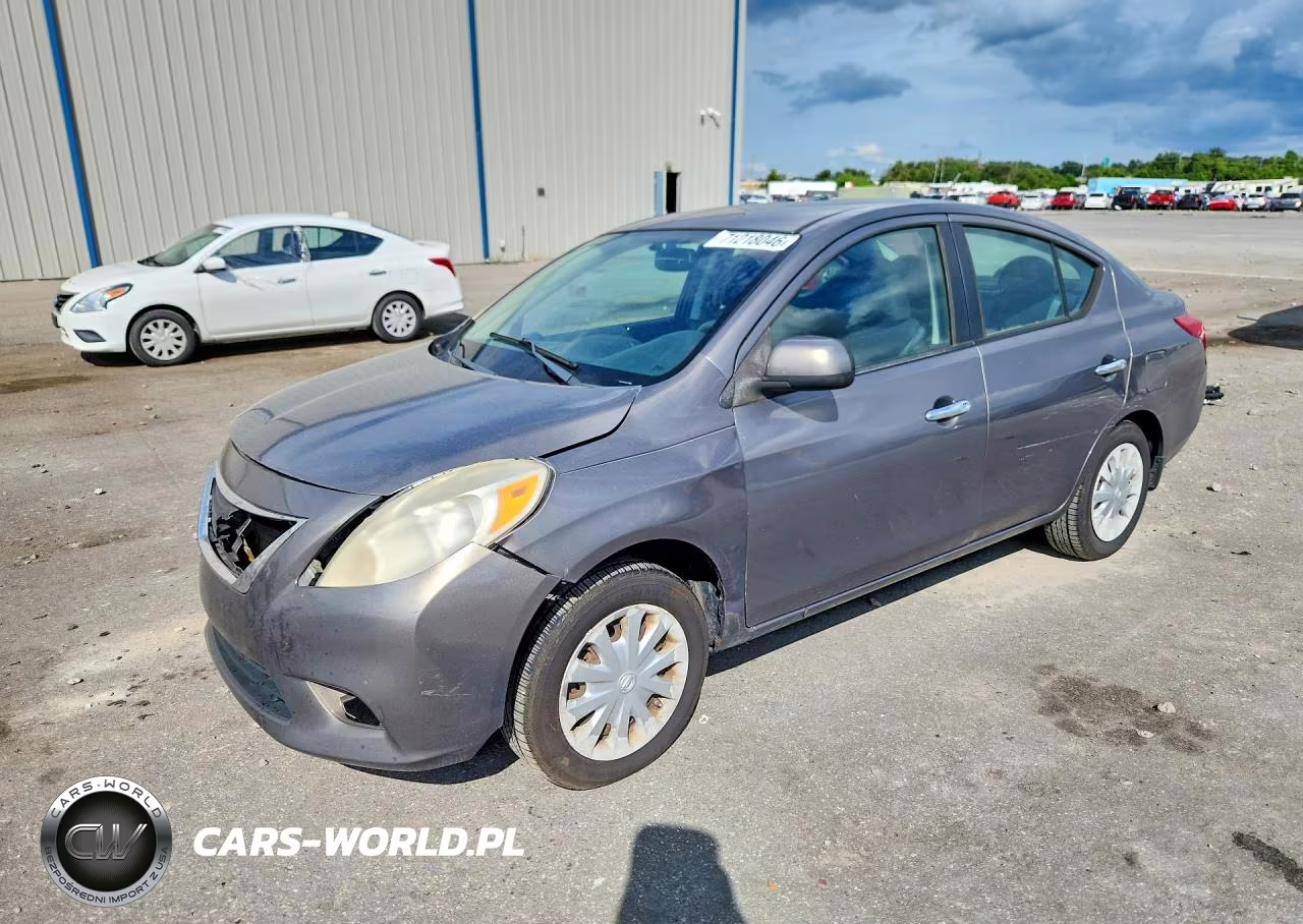 2012 Nissan Versa 1.6 S – zdjęcie 1 z 13
