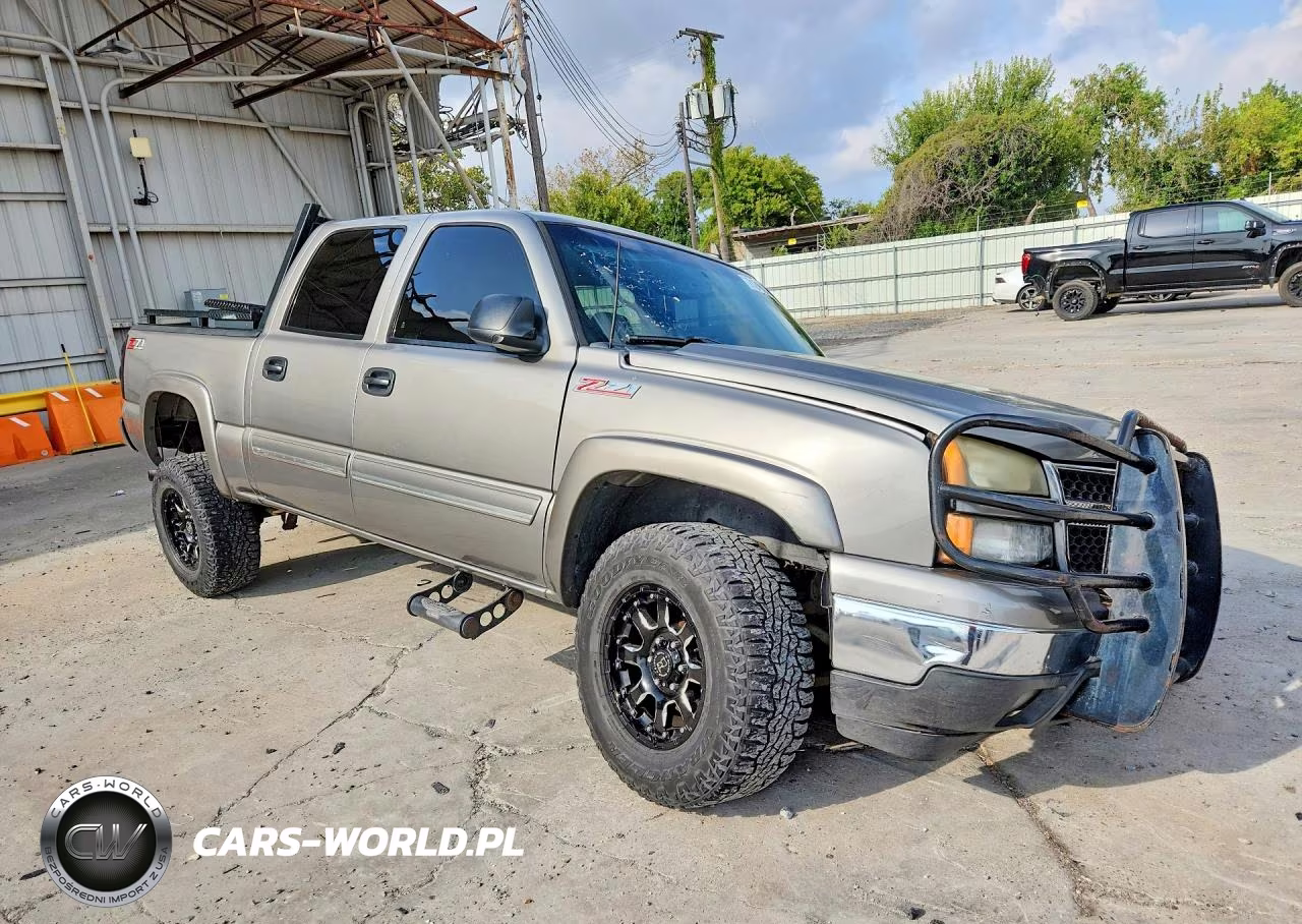 2007 Chevrolet Silverado K1500 Classic Crew Cab VIN:2GCEK13Z671169132 - 4