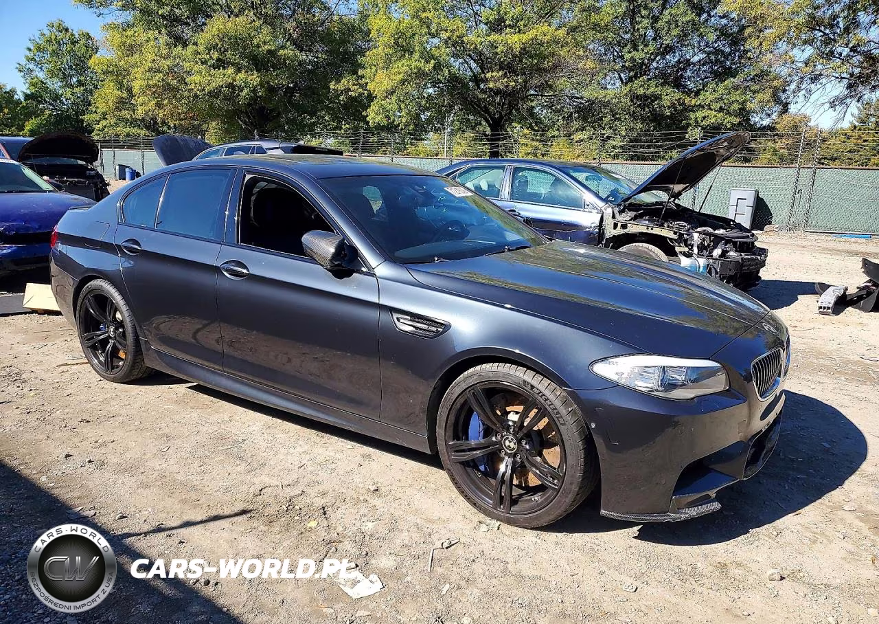 2013 BMW M5 VIN:WBSFV9C51DC772527 - 4