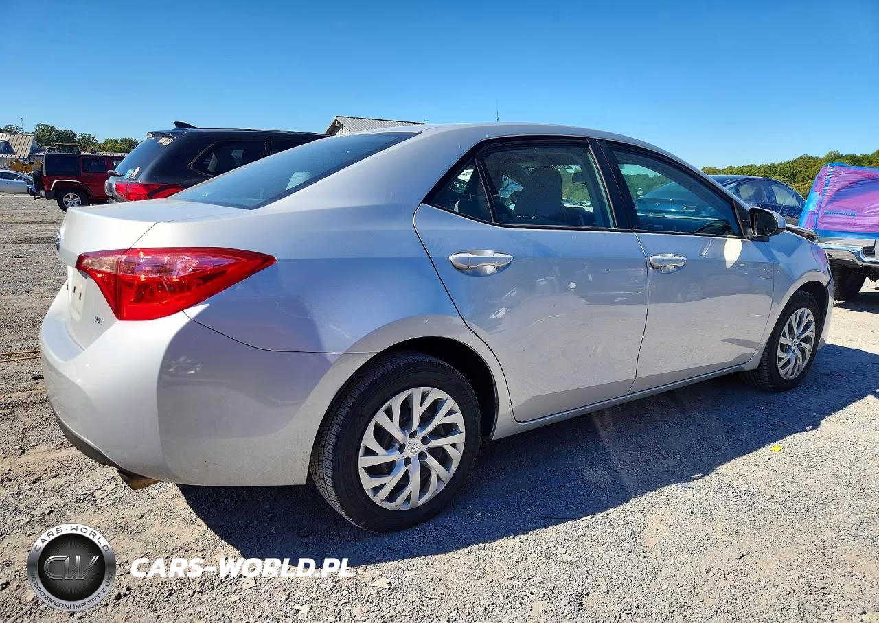 2019 Toyota Corolla Le VIN:2T1BURHEXKC157254 - 3