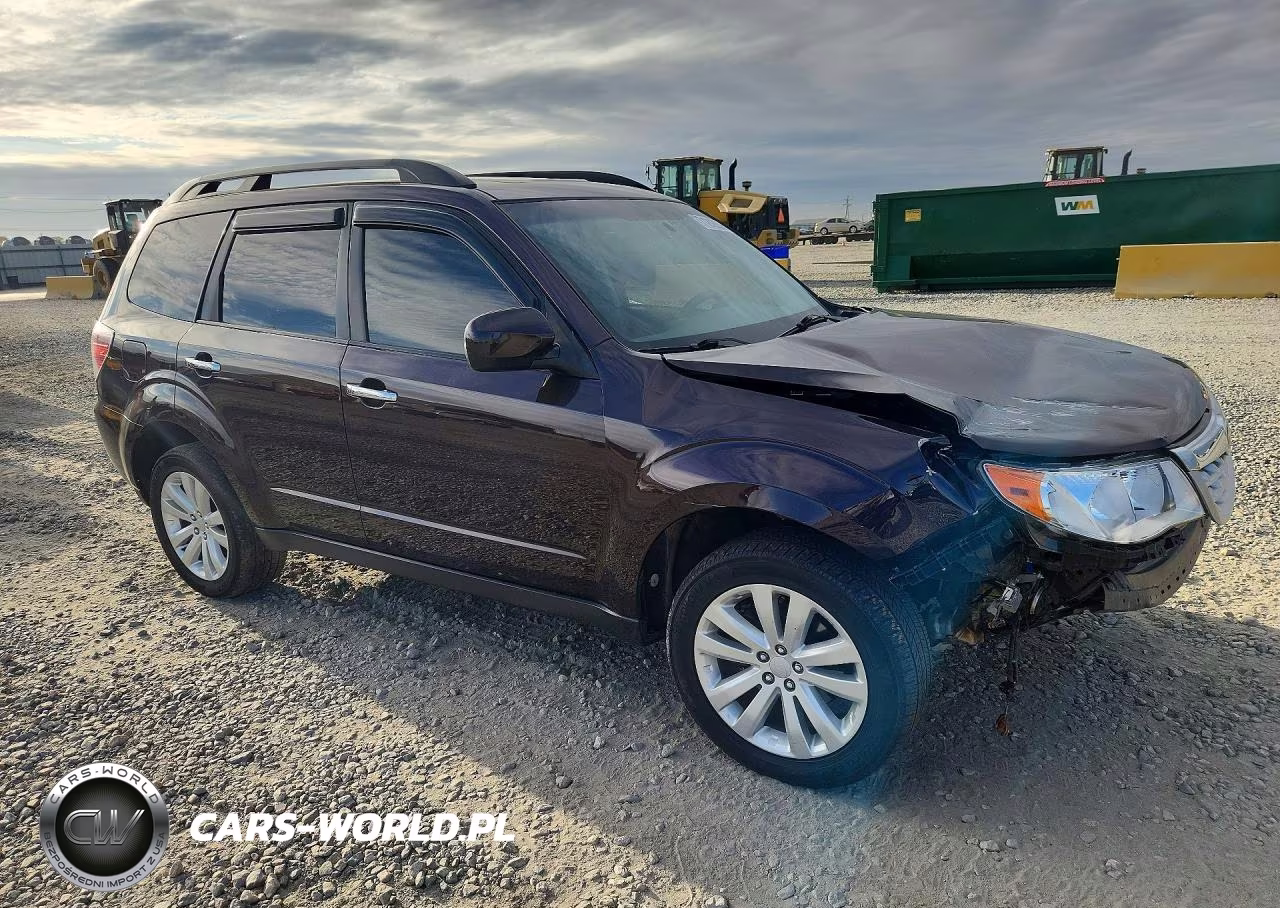 2013 Subaru Forester 2.5X Premium VIN:JF2SHADC9DH433627 - 4