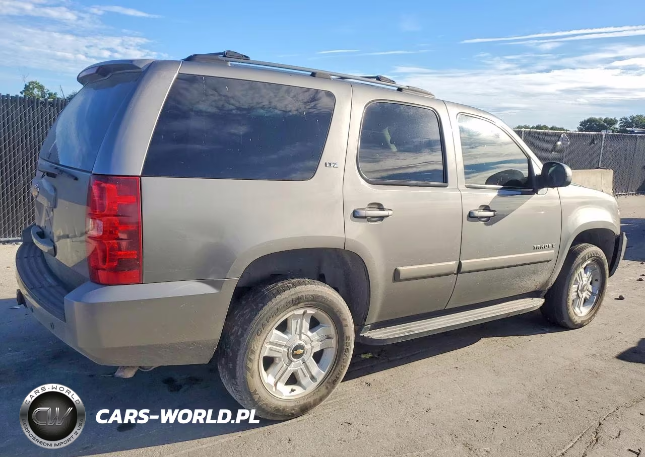 2007 Chevrolet Tahoe K1500 VIN:1GNFK13017J112453 - 3
