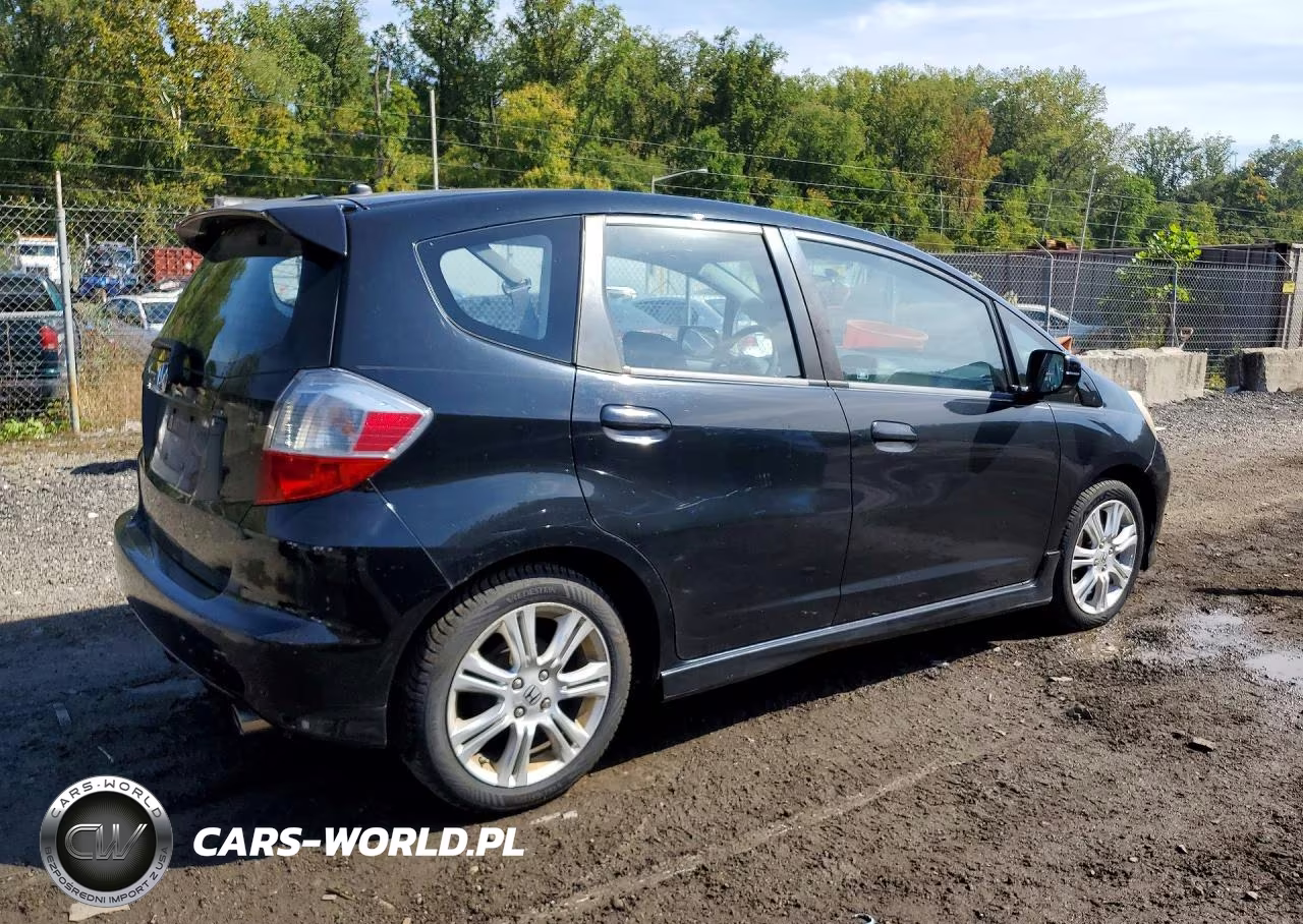 2010 Honda Fit Sport VIN:JHMGE8H49AC005119 - 3