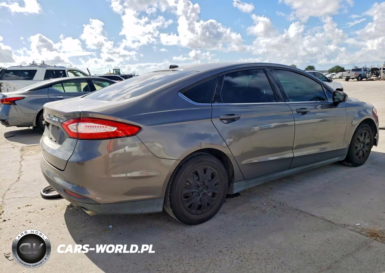 2014 Ford Fusion S VIN:1FA6P0G78E5378415 - 3