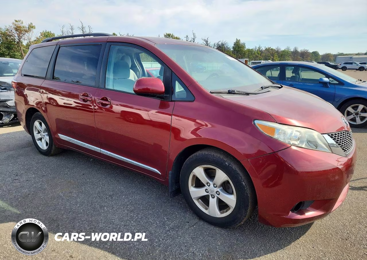 2017 Toyota Sienna Le VIN:5TDKZ3DC9HS884520 - 4