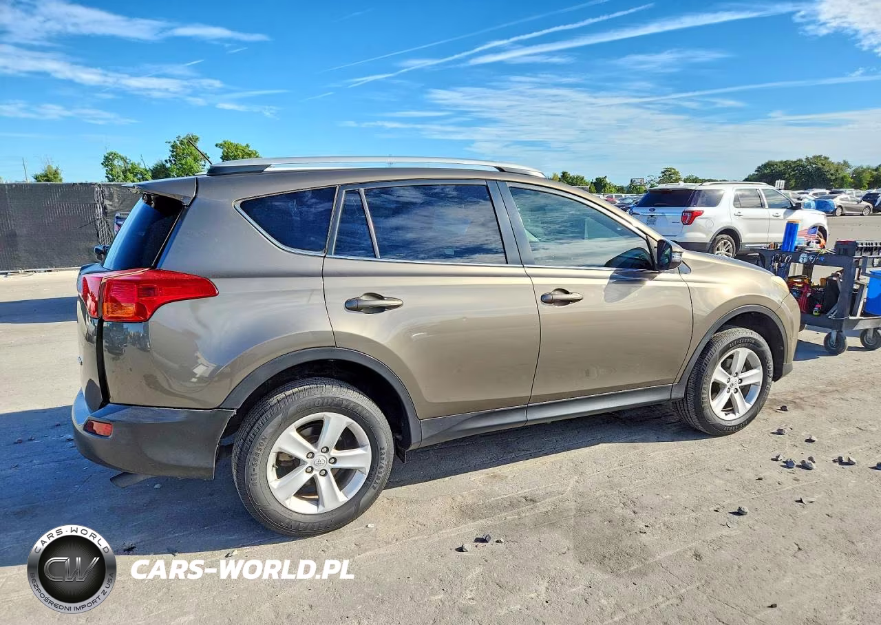 2014 Toyota Rav4 Xle VIN:2T3WFREV9EW095114 - 3