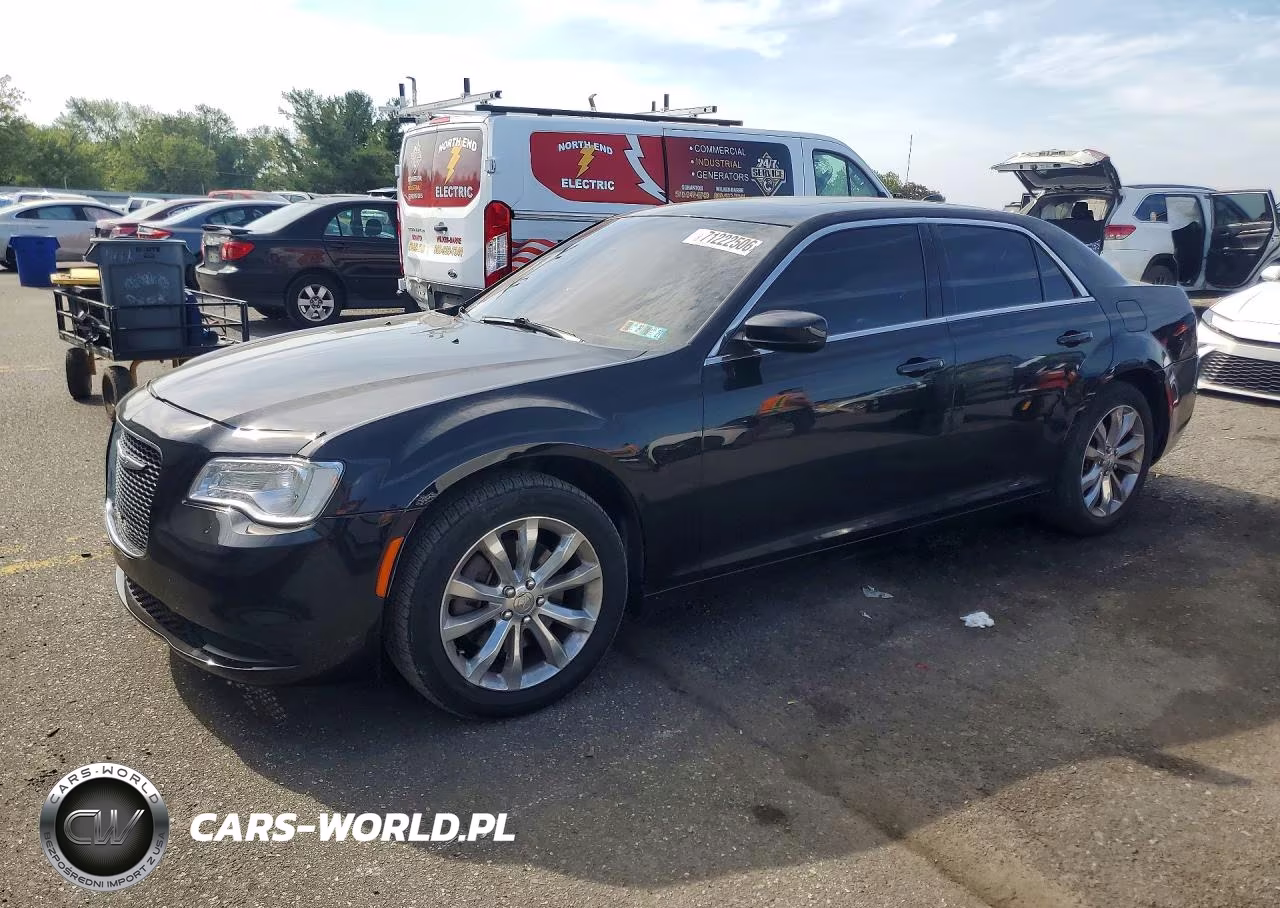 2019 Chrysler 300 Touring – zdjęcie 1 z 12
