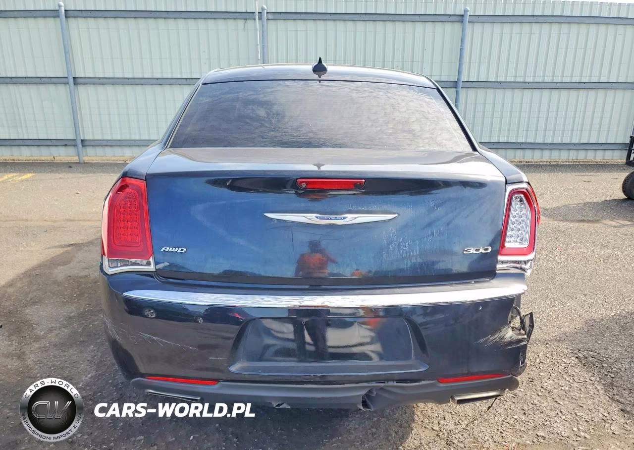 2019 Chrysler 300 Touring VIN:2C3CCARG0KH573414 - 6