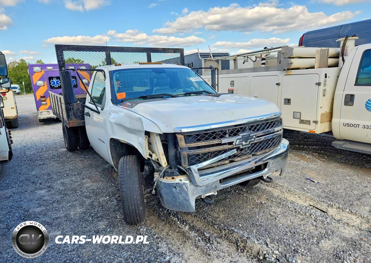 2011 Chevrolet Silverado C1500 Lt VIN:1GB3CZCG4BF109745 - 4