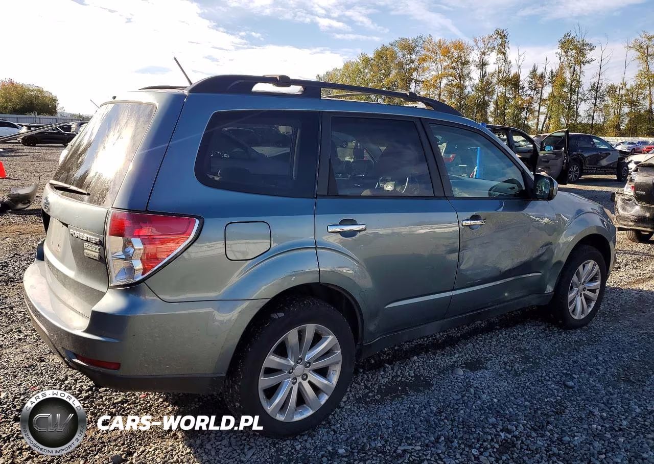 2011 Subaru Forester 2.5X Premium VIN:JF2SHADC5BH719987 - 3