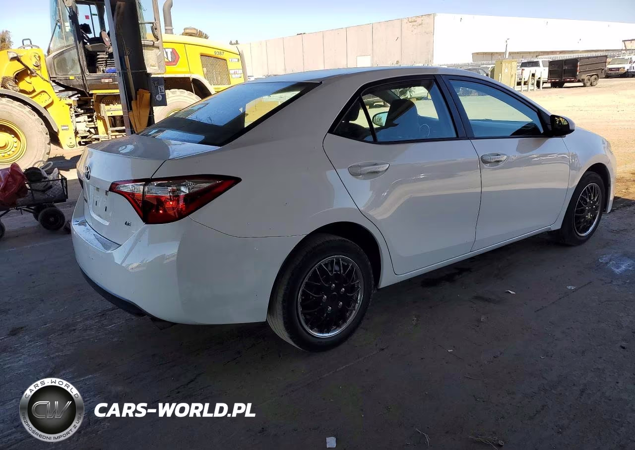 2016 Toyota Corolla Le VIN:5YFBURHE3GP424368 - 3