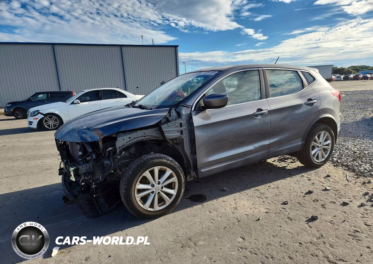 2018 Nissan Rogue Sport S – zdjęcie 1 z 13