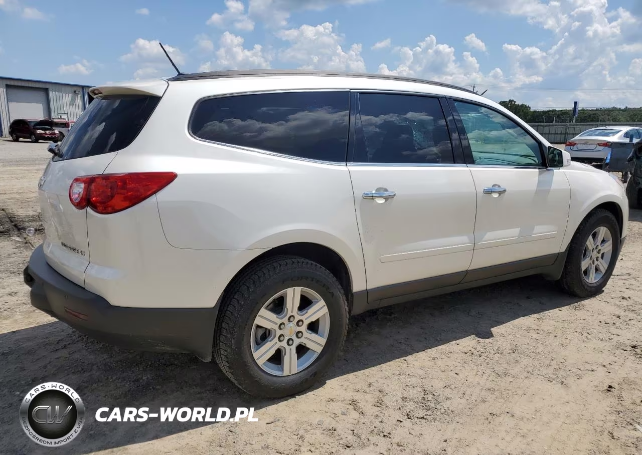 2011 Chevrolet Traverse Lt VIN:1GNKRGED6BJ157197 - 3