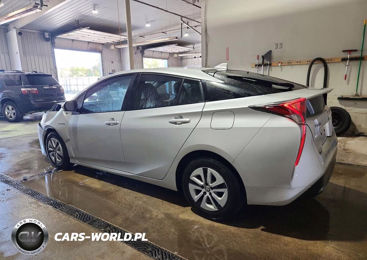 2016 Toyota Prius Four VIN:JTDKARFU0G3527422 - 2