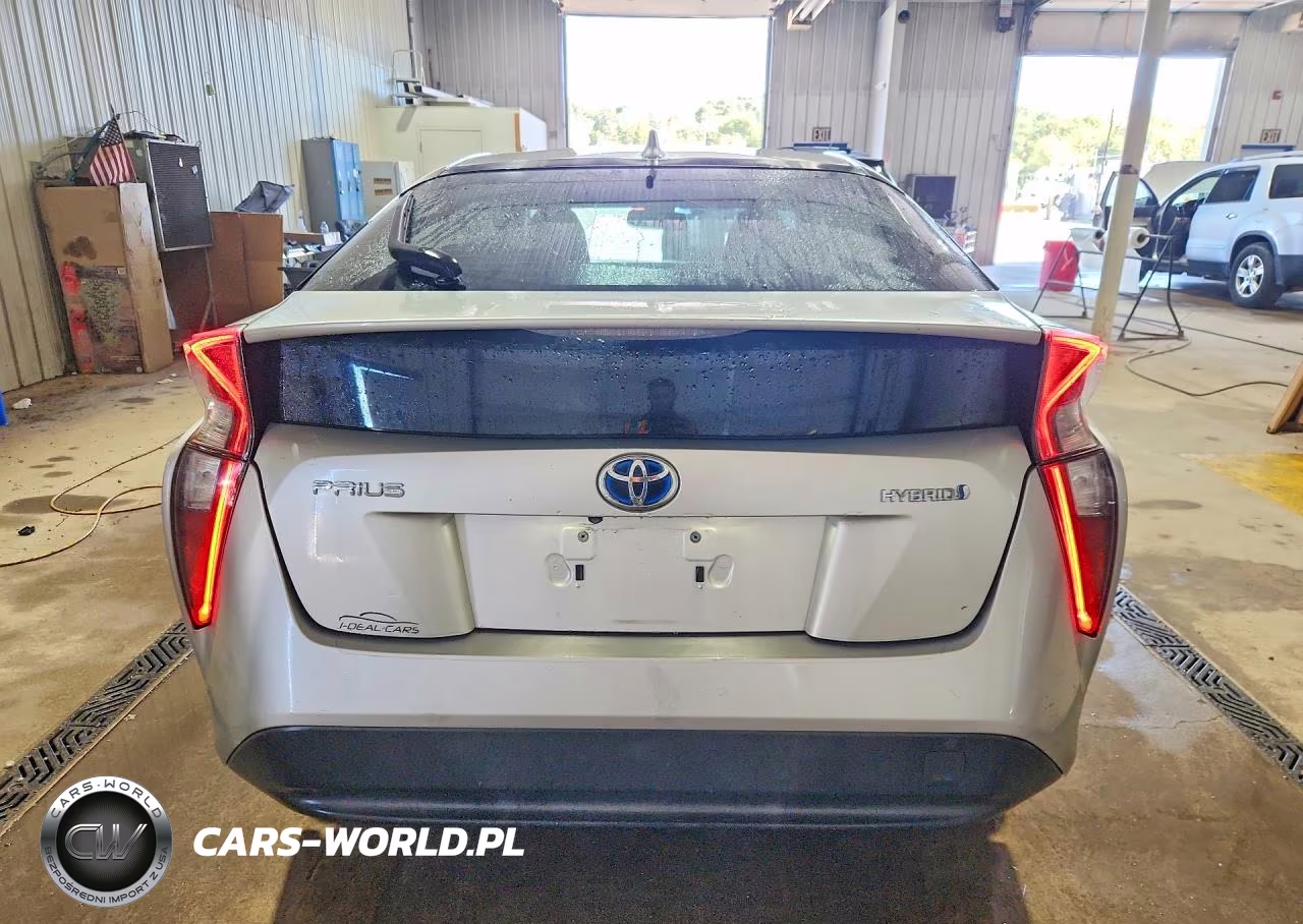 2016 Toyota Prius Four VIN:JTDKARFU0G3527422 - 6