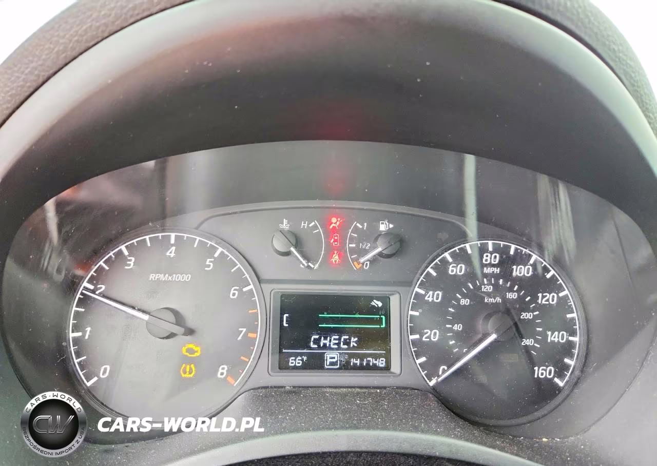 2015 Nissan Sentra S VIN:3N1AB7AP9FY303900 - 9