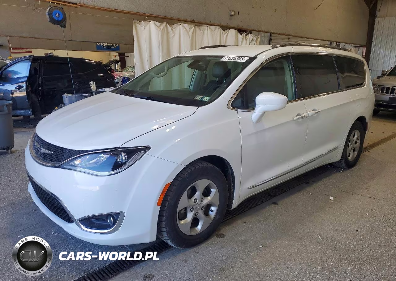 2017 Chrysler Pacifica Touring L Plus VIN:2C4RC1EG1HR846519 - 1
