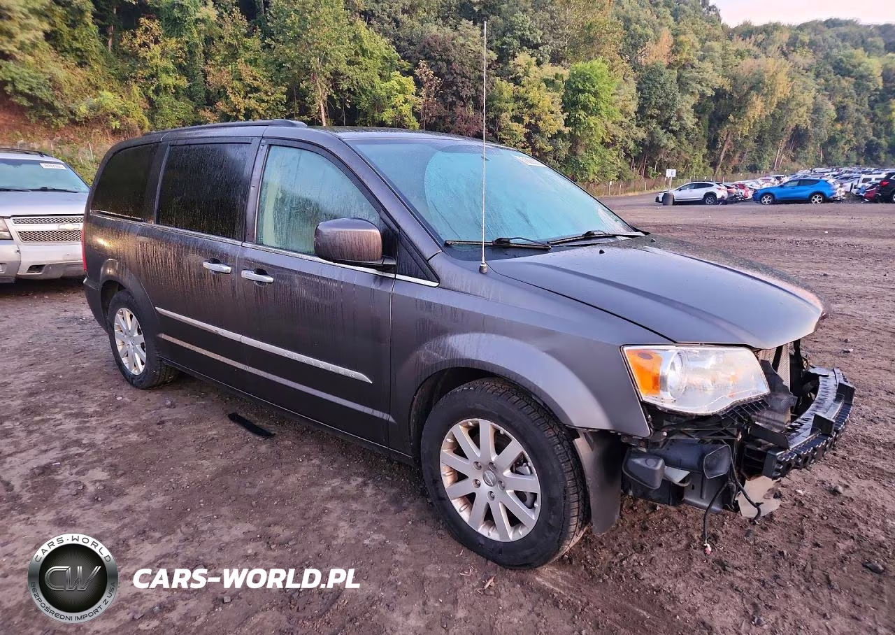 2015 Chrysler Town & Country Touring VIN:2C4RC1BG3FR630432 - 4