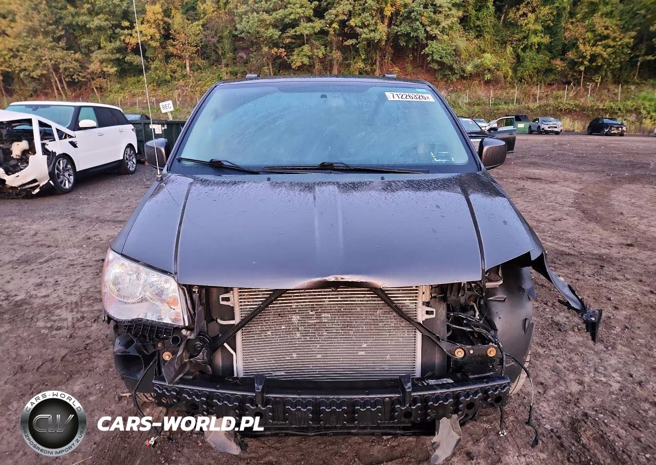 2015 Chrysler Town & Country Touring VIN:2C4RC1BG3FR630432 - 5