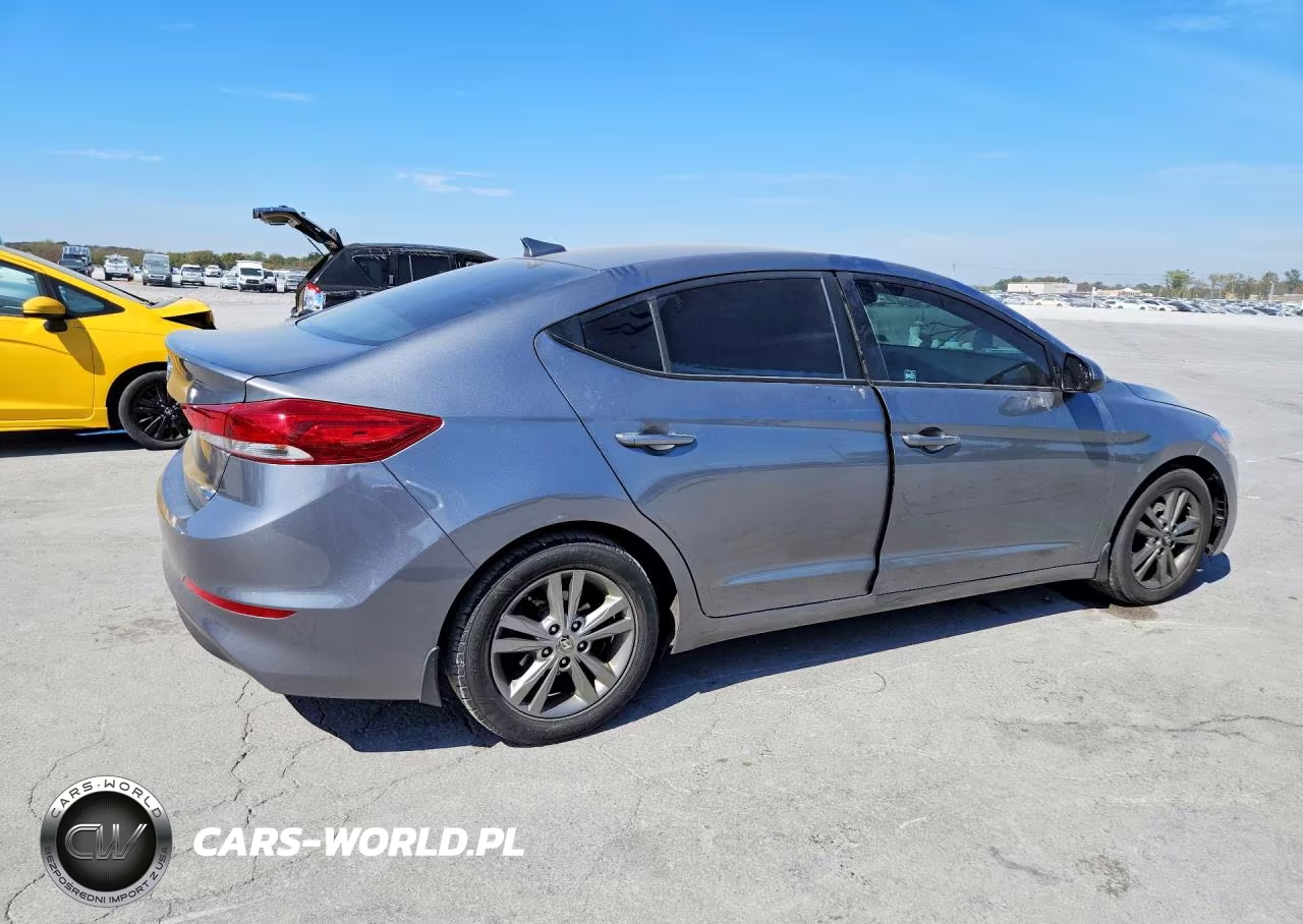 2018 Hyundai Elantra Sel VIN:5NPD84LF4JH246099 - 3