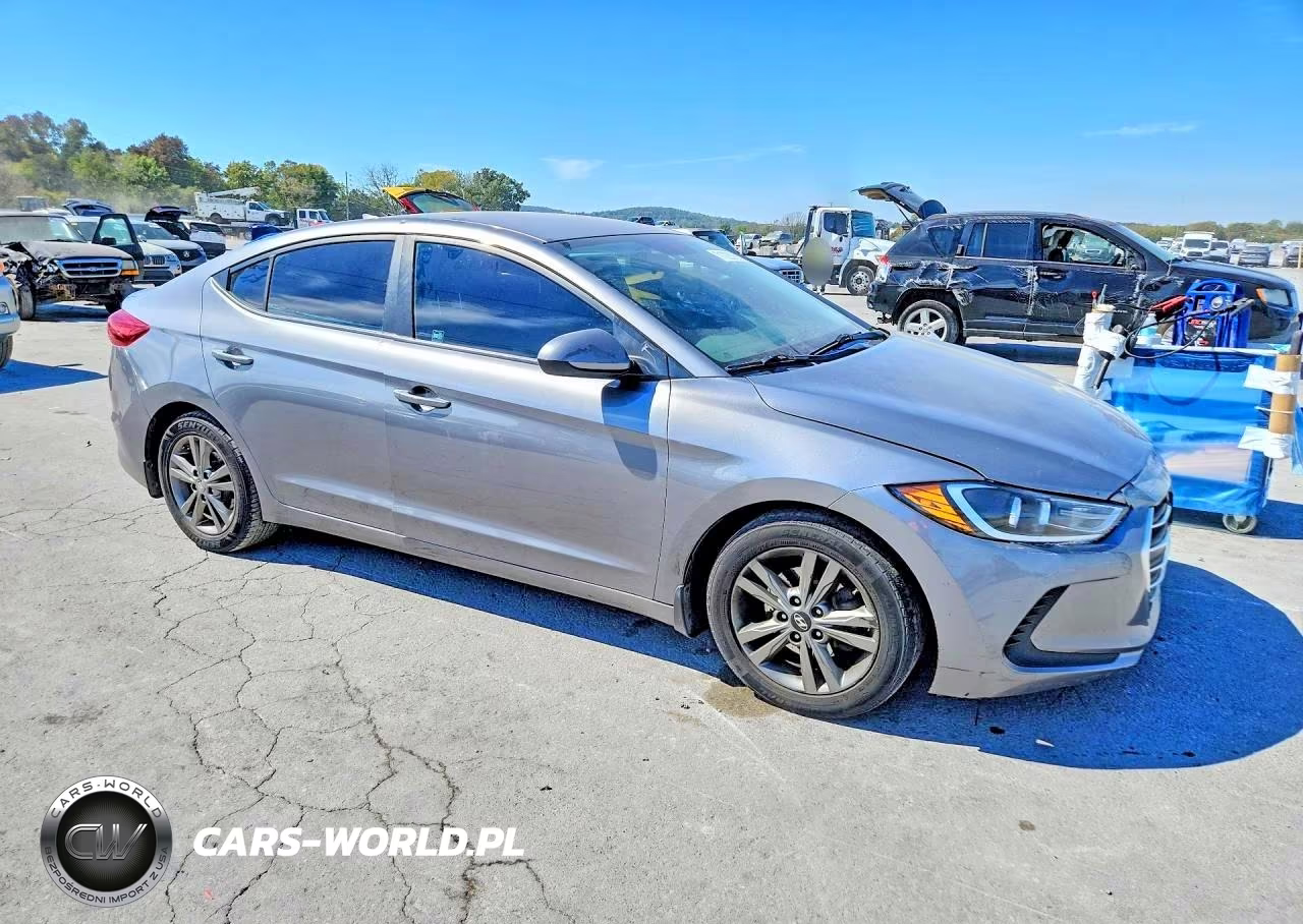 2018 Hyundai Elantra Sel VIN:5NPD84LF4JH246099 - 4