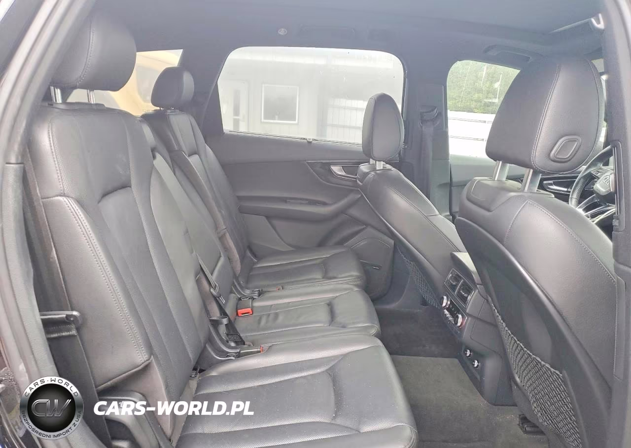 2018 Audi Q7 Premium Plus VIN:WA1LAAF78JD022790 - 11