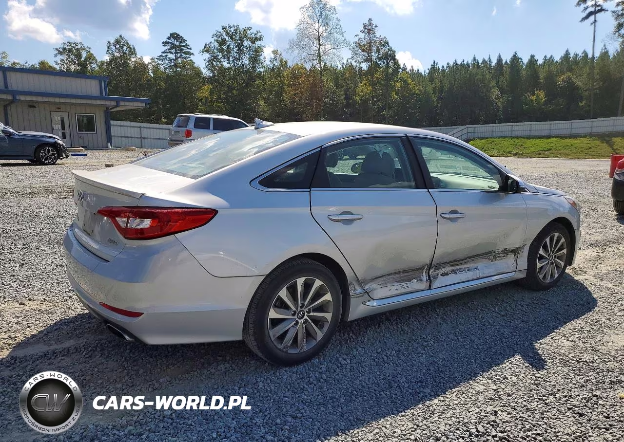 2015 Hyundai Sonata Sport VIN:5NPE34AF2FH110535 - 3