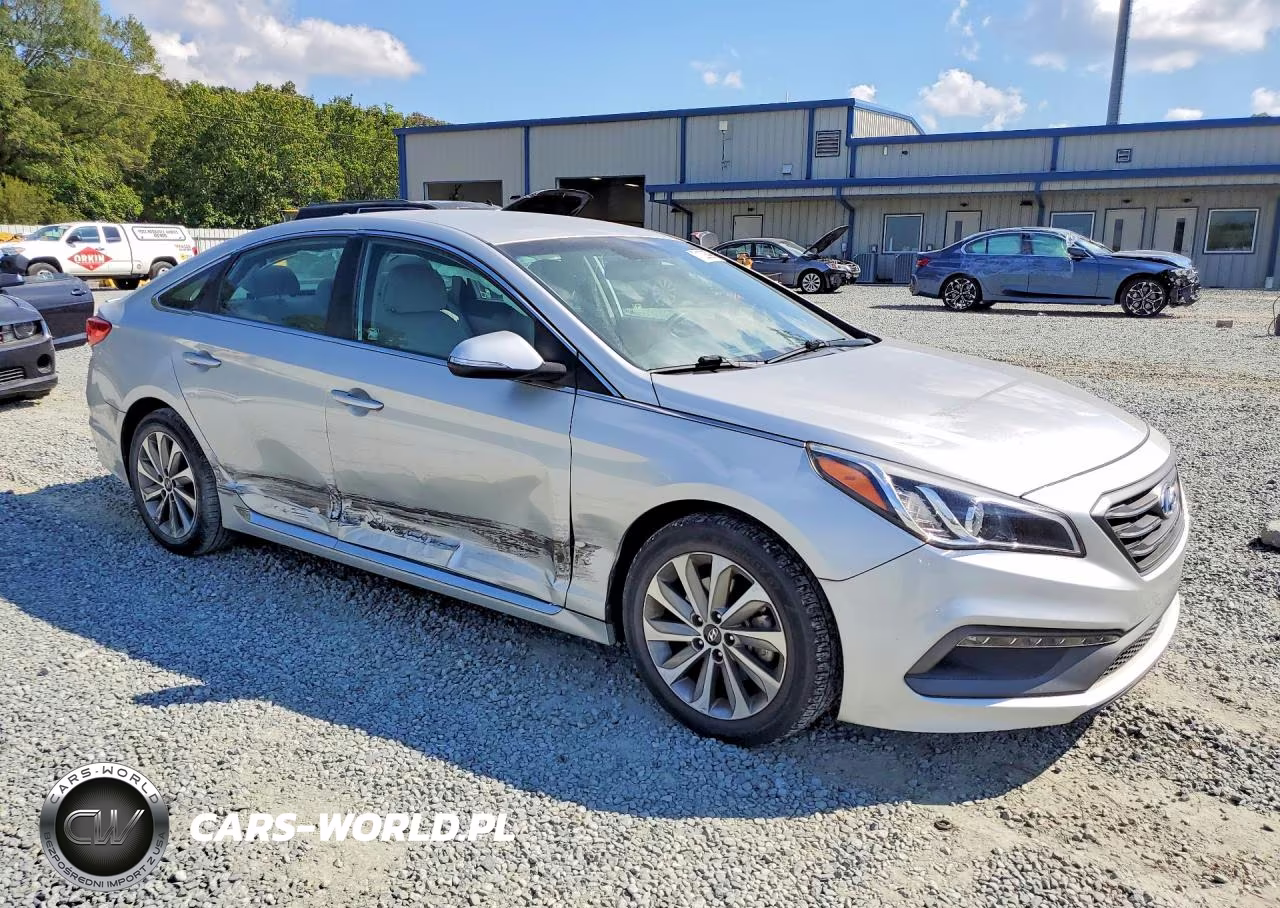 2015 Hyundai Sonata Sport VIN:5NPE34AF2FH110535 - 4
