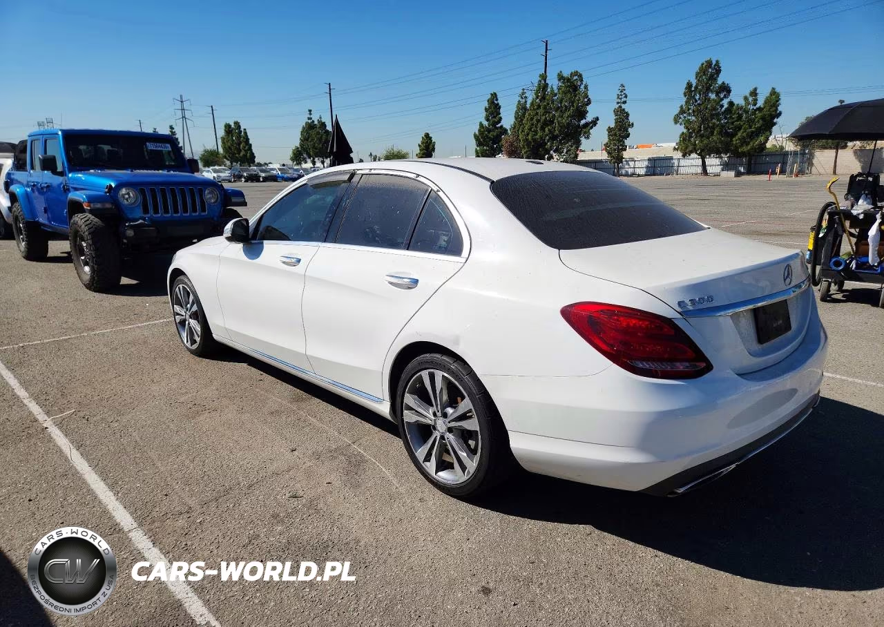 2015 Mercedes-Benz C 300 4Matic VIN:55SWF4KB1FU013590 - 2