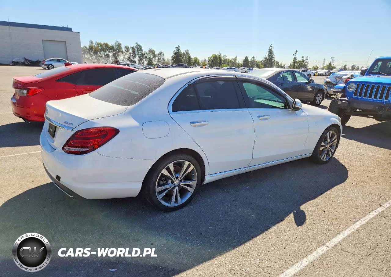 2015 Mercedes-Benz C 300 4Matic VIN:55SWF4KB1FU013590 - 3