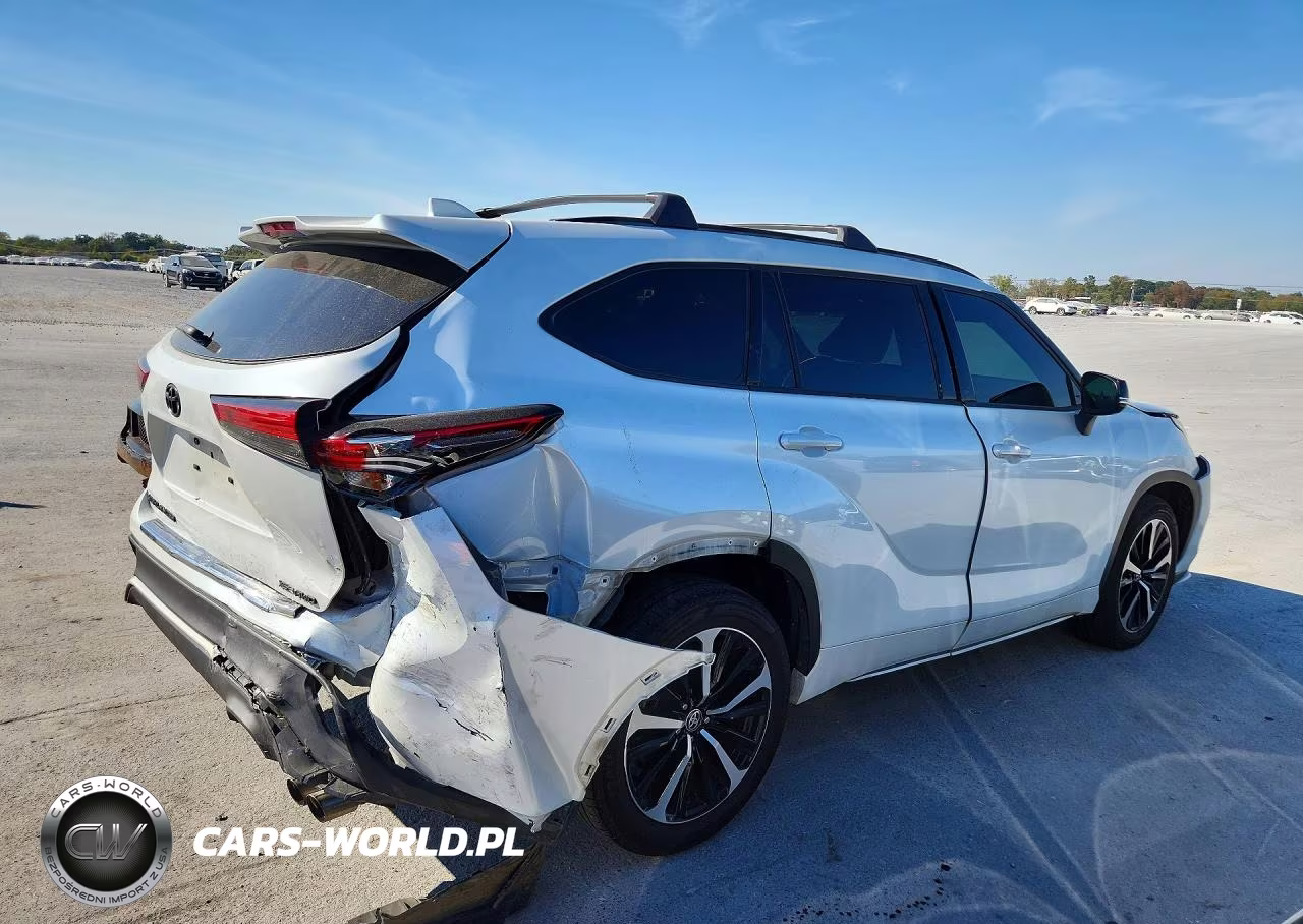 2022 Toyota Highlander Xse VIN:5TDLZRBH0NS243340 - 3