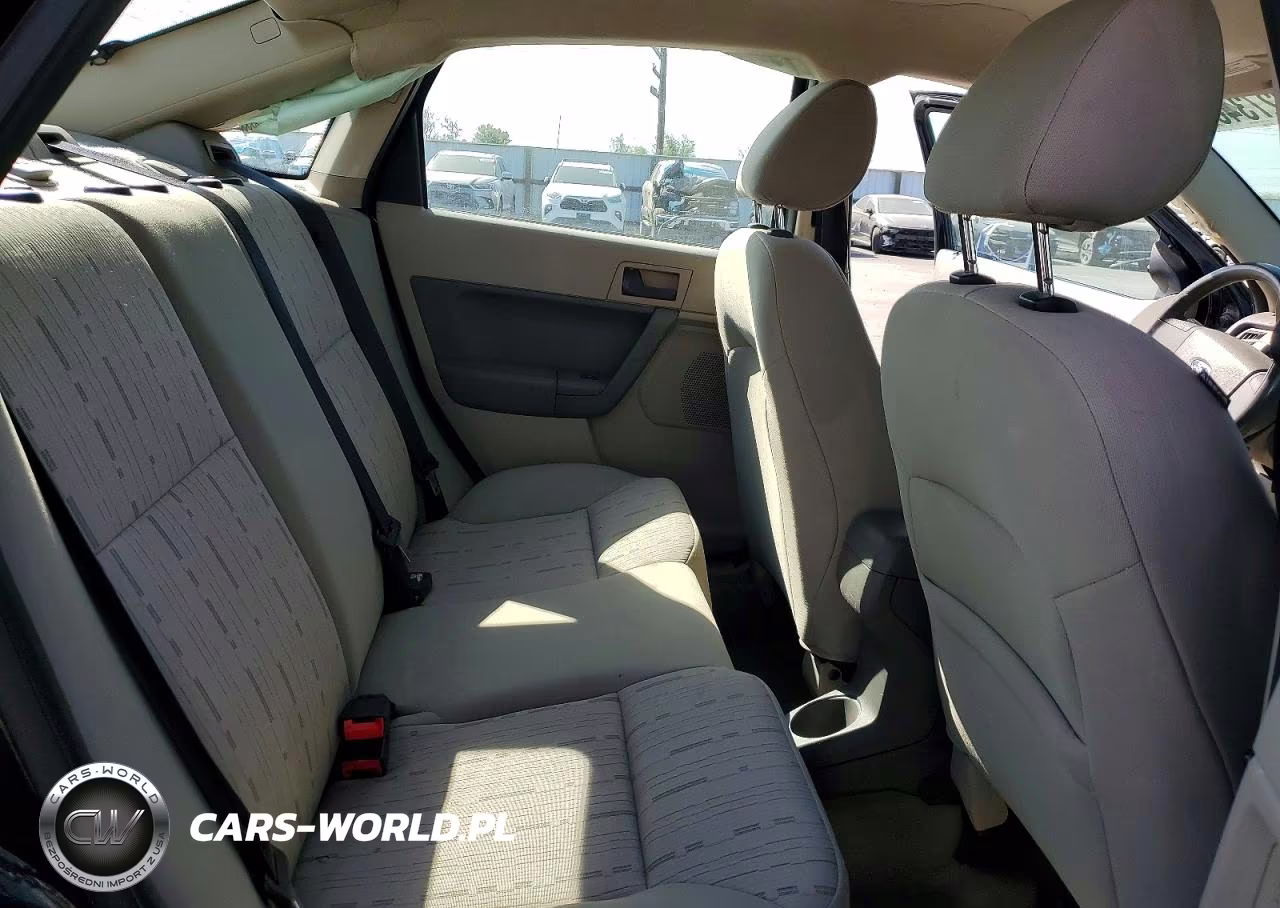 2010 Ford Focus Se VIN:1FAHP3FN9AW217991 - 10
