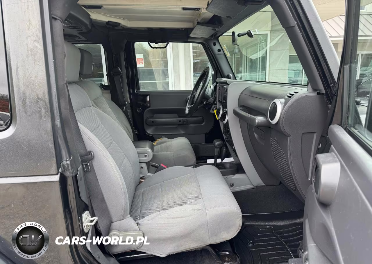 2008 Jeep Wrangler Sahara VIN:1J4FA54118L536421 - 5