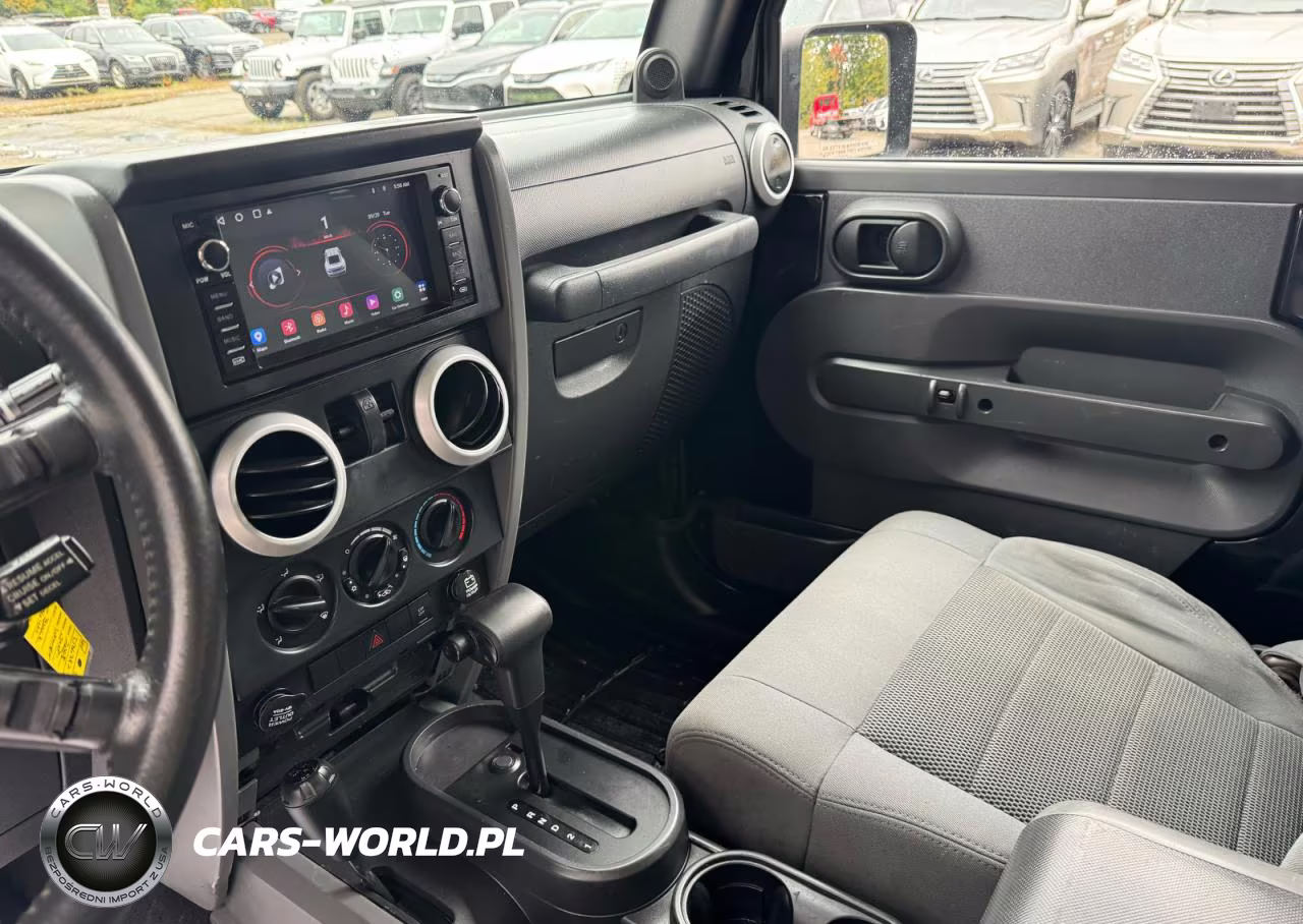 2008 Jeep Wrangler Sahara VIN:1J4FA54118L536421 - 9
