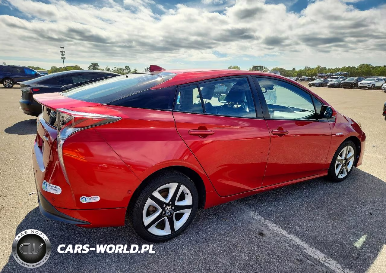 2017 Toyota Prius Four Touring VIN:JTDKARFUXH3053593 - 3