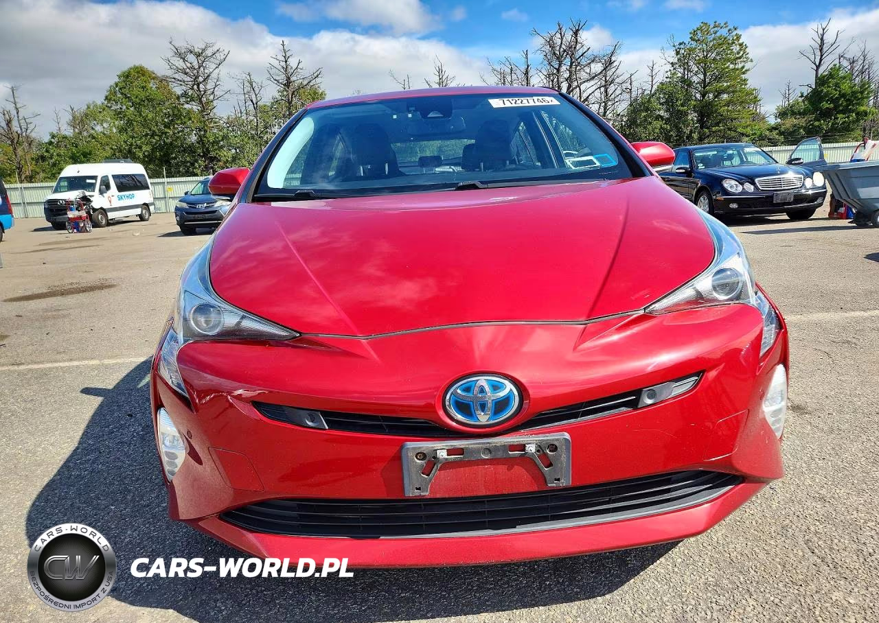 2017 Toyota Prius Four Touring VIN:JTDKARFUXH3053593 - 5